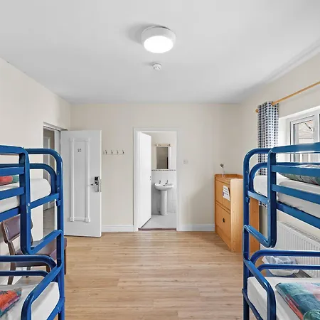 格兰达洛国际青年旅舍 *